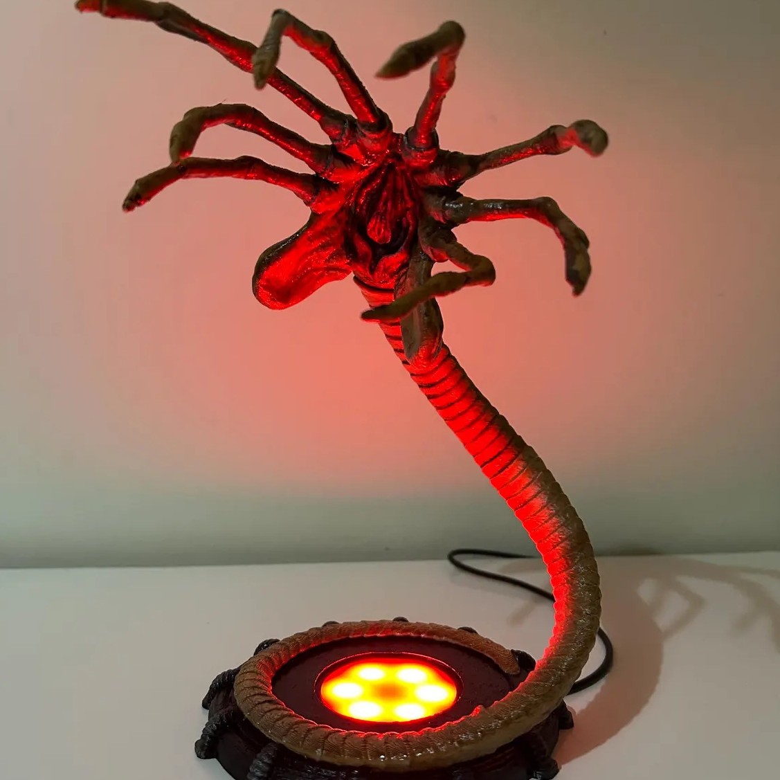 Alien Facehugger Lamp Nightlig - Lighting Decor Items recension och pris
